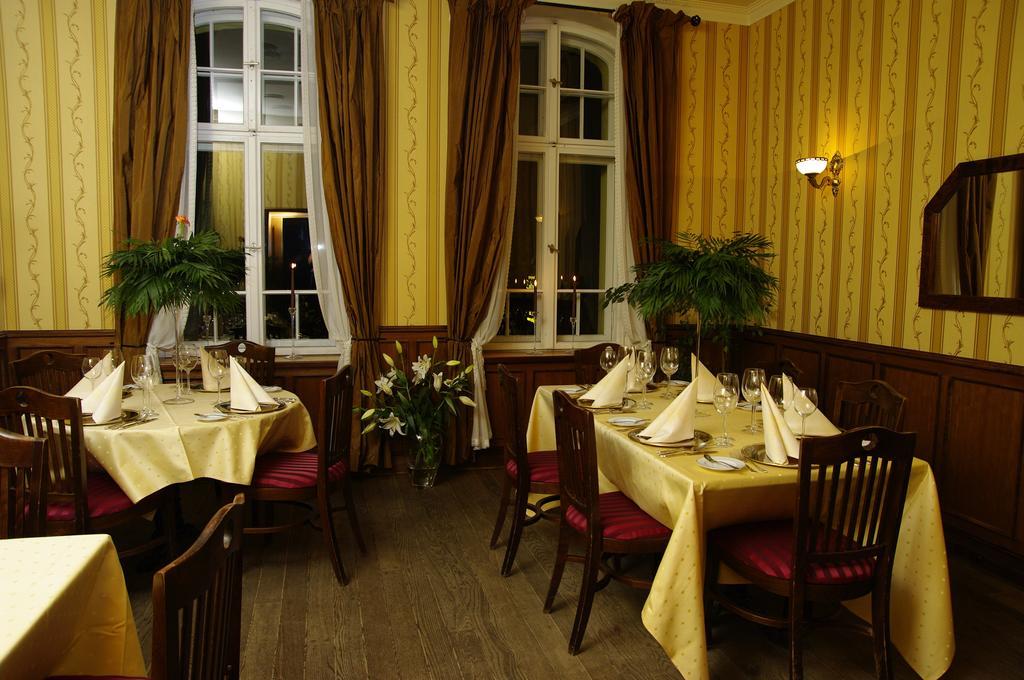 Pensjonat - Restauracja Zolty Domek Шчечинек Екстериор снимка