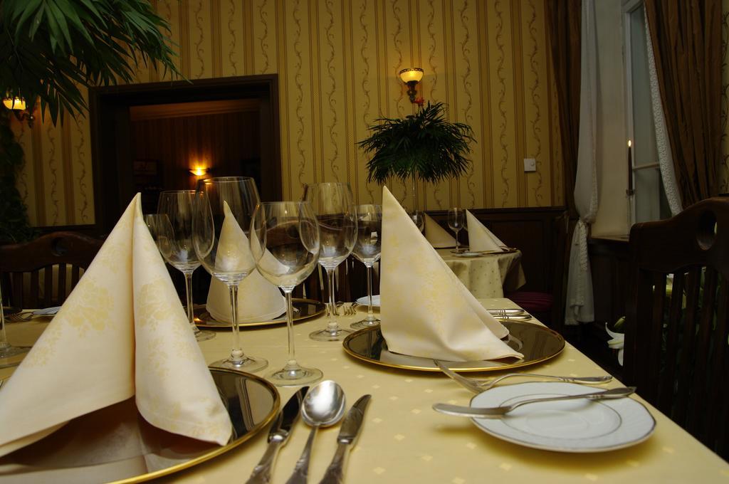 Pensjonat - Restauracja Zolty Domek Шчечинек Екстериор снимка