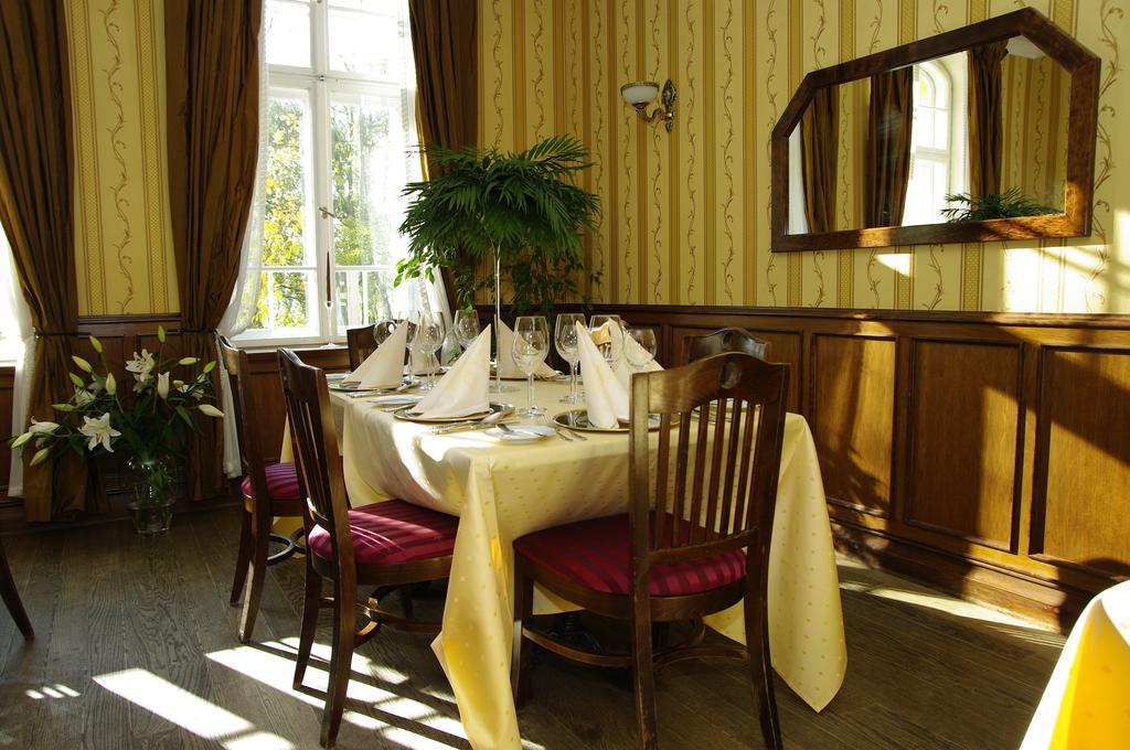 Pensjonat - Restauracja Zolty Domek Шчечинек Екстериор снимка